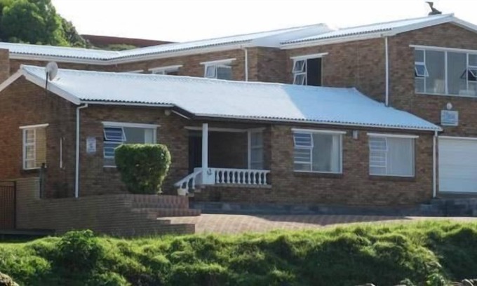 Van Dyks Bay House | White Shark Backpackers