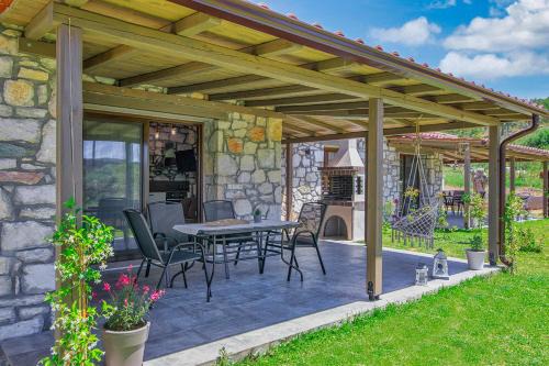 Sithonia Villa | White Stone Villas Dimitra and Eleni