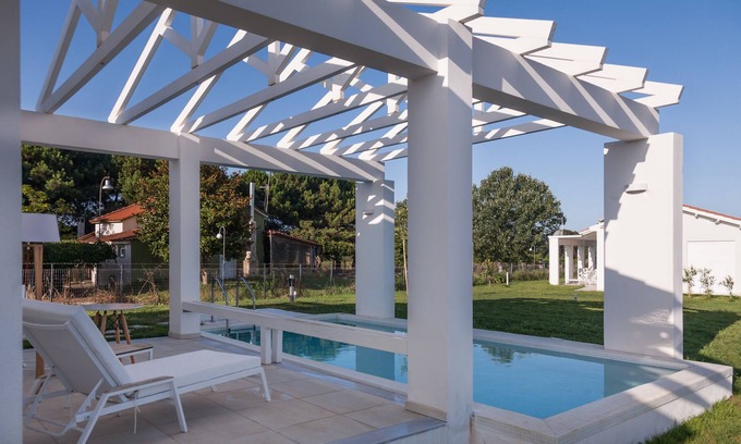 Ilida Villa | White Villas * Private Pool Villa * Luxury on Sandy Beach, Pool