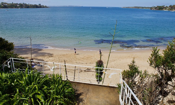 Bundeena House | White Wings at Bundeena Beachfront Cottage