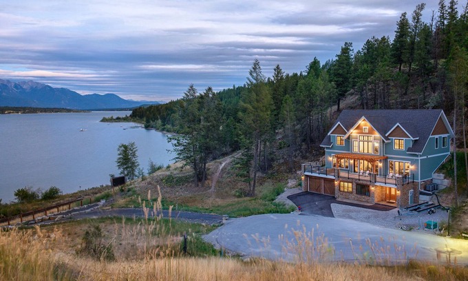 East Kootenay House | White Wolf Lodge Luxury Home by the Lake & Mountain Views!nNo.S232454.01