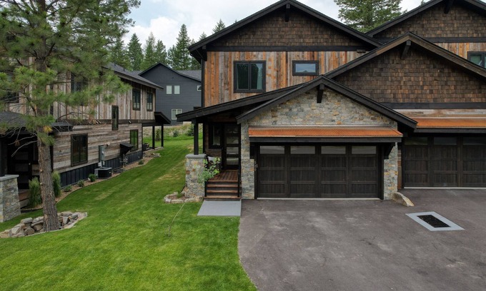 Whitefish House | Whitefish Lynx Run Town House Private Hot Tub