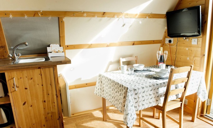 Wigton Cabin | Whitemire Pod, Bowness on Solway with hot tub, close to beach and Hadrian's Wall
