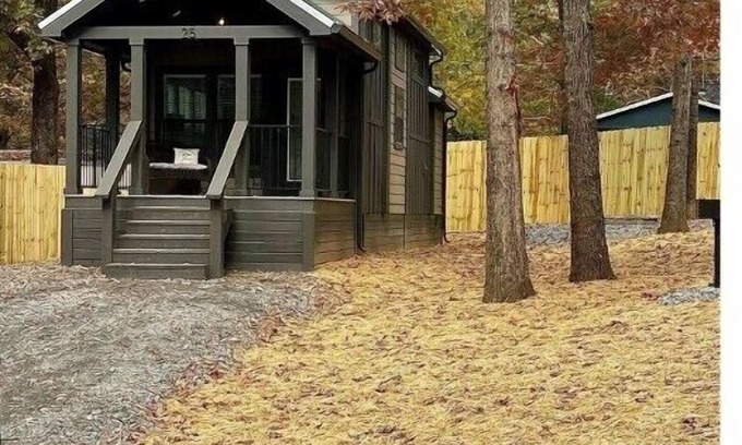 Springville House | Whitetail Cottage at KY Lake. a tiny home experience!