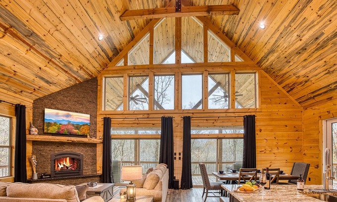 Young Harris Cabin | Whitetail Crick - Creek, theater room, hot tub