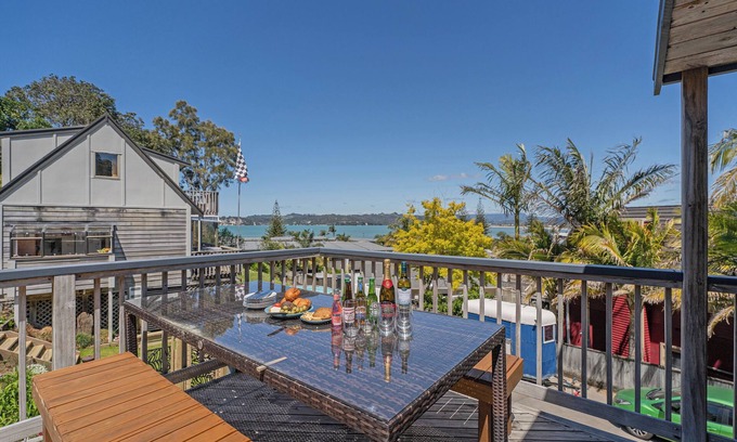 Whitianga House | Whitianga Coastal Escape (5bdrm)