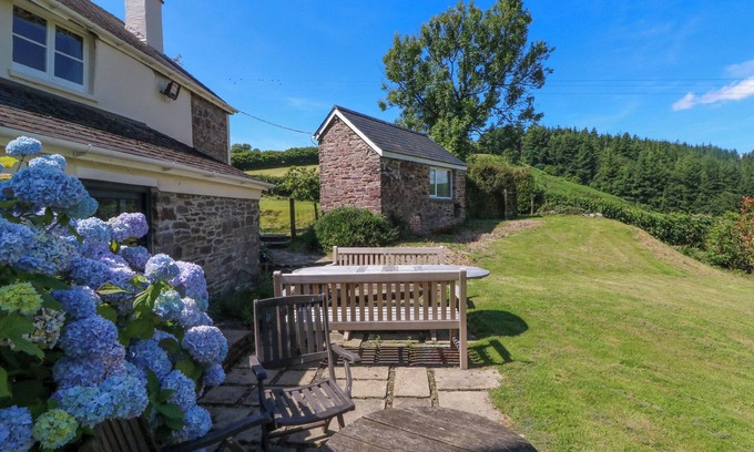South Molton Cottage | WHITLEY FARM, pet friendly, character holiday cottage in South Molton
