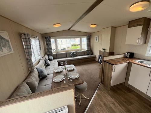 Whitstable Apartment | Whitstable, CW18, 2 bed park home, Alberta Holiday Park