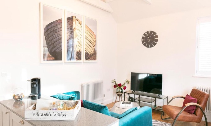 Whitstable Apartment | Whitstable Wishes, a Stylish Seaside Retreat, Whitstable with Parking Space