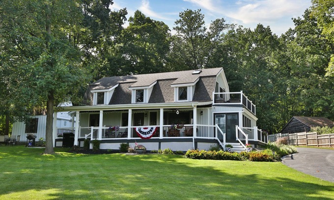 Canandaigua House | Whole House, Scenic Post and Beam Home Overlooking Canandaigua Lake! Sleeps 10