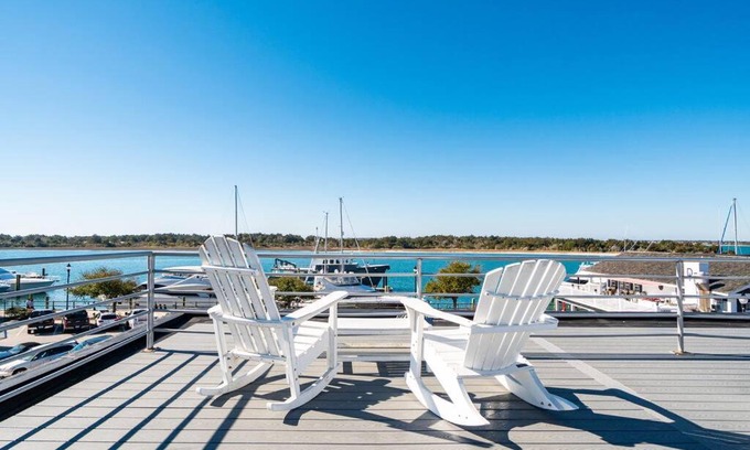 Morehead City House | Why Knot Getaway.Rooftop with WaterView! Unit D