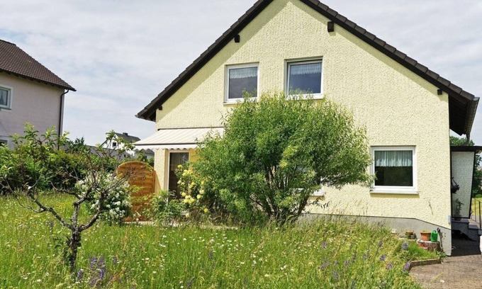 Manderscheid House | Wiesenhaus, holiday home - 6-bed holiday home, shower/toilet, 3 bedrooms