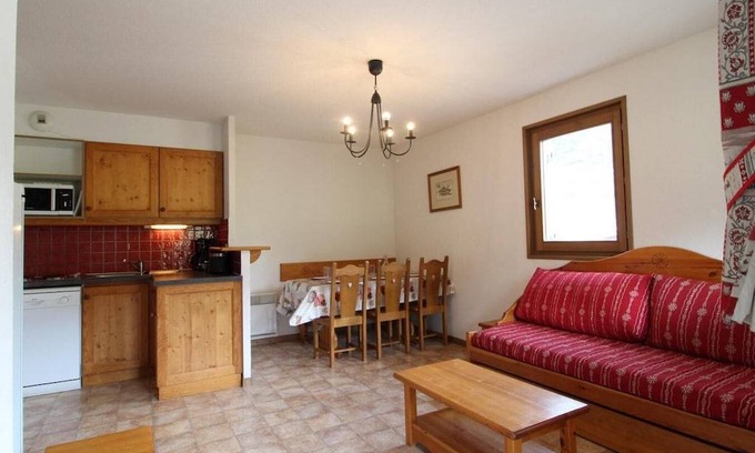Val Cenis Apartment | Wifi, 10m from ski slopes, 2nd floor, terrace, parking, tv, ski locker, 40m², Val Cenis