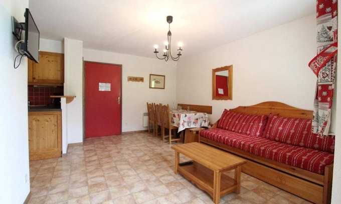 Val Cenis Apartment | Wifi, 10m from ski slopes, 2nd floor, balcony, parking, tv, ski locker, 40m², Val Cenis