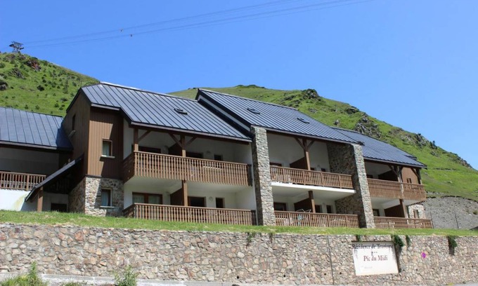 La Mongie Apartment | Wifi, 300m from ski slopes, fitness, swimming pool, terrace, tv, ski locker, 32m², Barèges/La Mongie