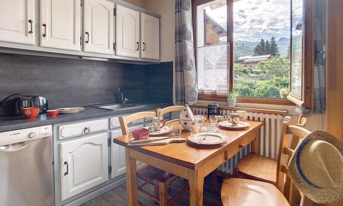 Saint-Marcel Apartment | Wifi, terrace, balcony, ski locker, 77m², Saint Martin de Belleville