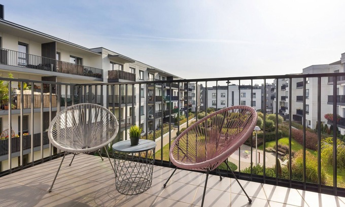 Wilanow Apartment | Wilanow for 3 People by Renters