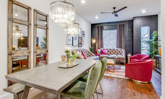 Midtown House | WILD ELEGANCE - DESIGNER HOME - MINS TO MUSIC ROW