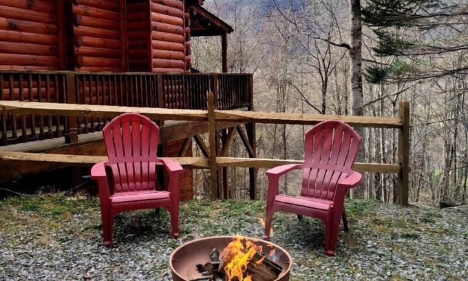 Settlers Ridge House | Wild Peace Secluded Cabin, Fireplace, Fire Pit