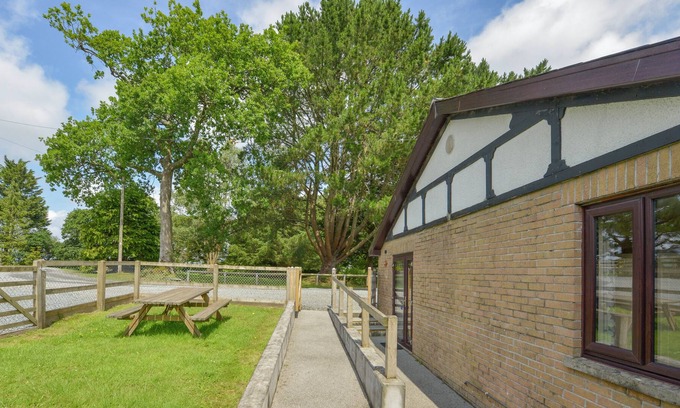 Beaworthy Cottage | WILD ROSE COTTAGE, pet friendly, with a garden in Halwill Junction
