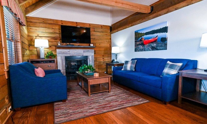 Spotsylvania Cabin | Wilderness Presidential Resort 2 Bedroom 2 Bathroom 1200 sq ft Log Cabin