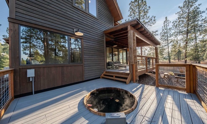 Eureka House | Wilderness Club Cabin – Sleeps 7