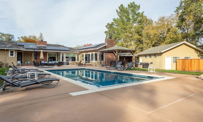 Sonoma Villa | Wildflower by AvantStay | Gorgeous Wine Country Home w/Pool!