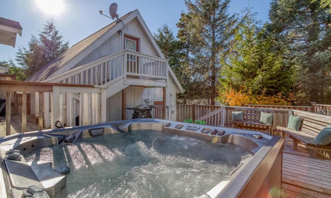 Lincoln Beach House | Wildflower Cottage