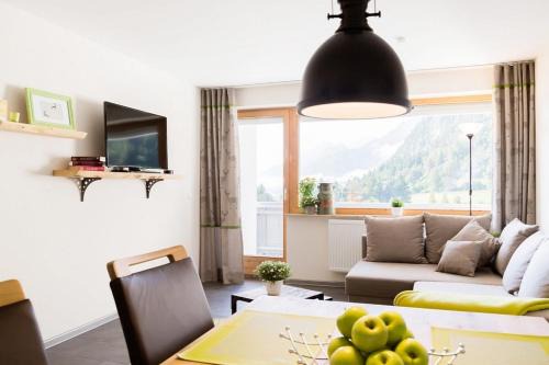 Rofleuten Apartment | Wildgrün Panorama Lodge 6