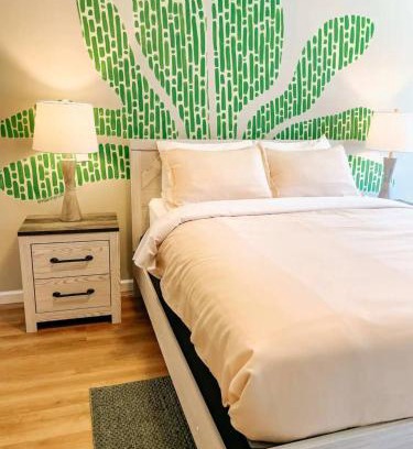 Townsend Hotel | Wildlife Watcher's Lodge