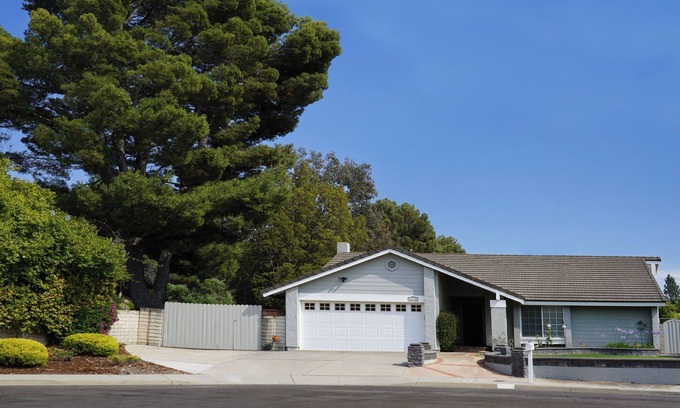Thousand Oaks House | Wildwood: Bed, Bike & Hike
