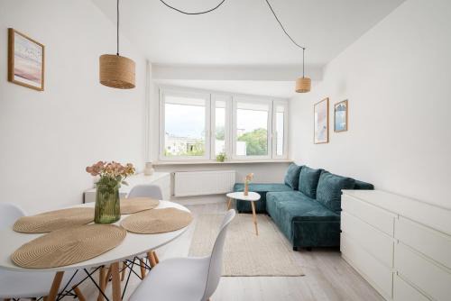 Nowa Praga Apartment | Wileński Bright Spring Apartment by BookingHost