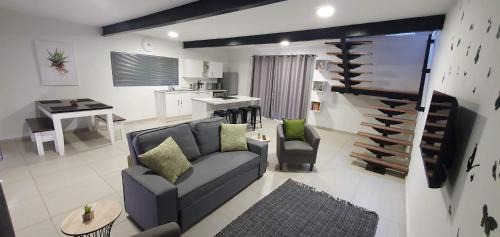 Greater Johannesburg Metropolitan Area Apartment | Wilgespruit Manor Flat