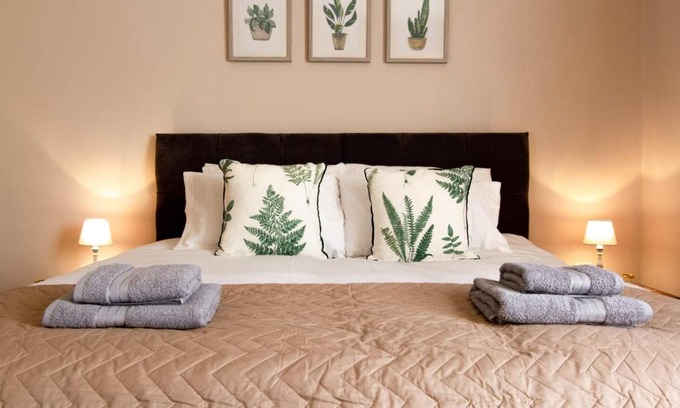 Hoole House | William House
