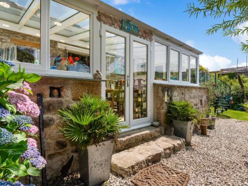 Penzance House | Willow Cottage