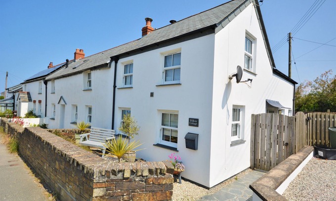 St Merryn House | Willow Cottage - Two Bedroom House, Sleeps 4