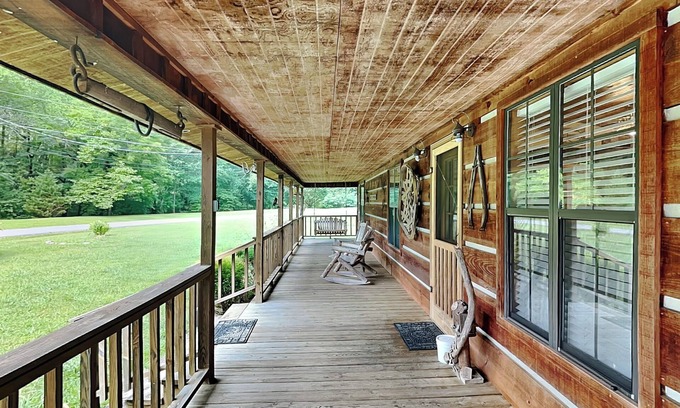 Wears Valley House | Willow Creek