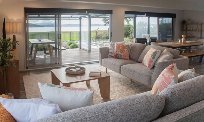 Hannahs Bay House | Willow Lakehouse Rotorua
