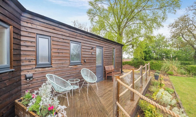 Bridgwater Cottage | Willow Lodge 2 - UK48643