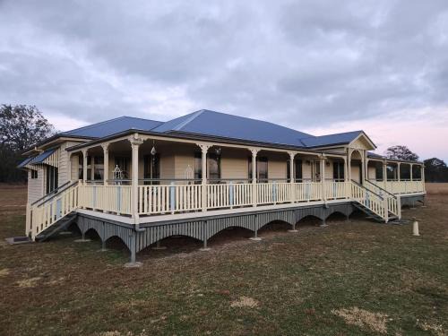 Junabee House | Willow Lodge