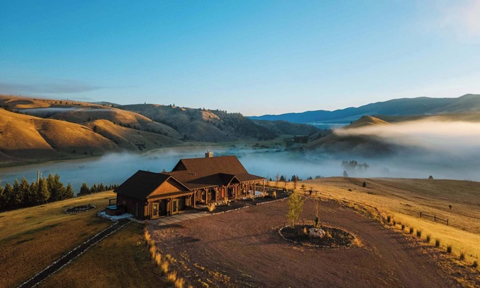 Philipsburg House | Willow Ridge Lodge - Nestled Above Rock Creek