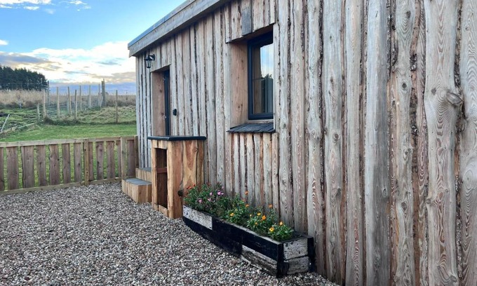 Forres House | Willow Straw Bale Cabin