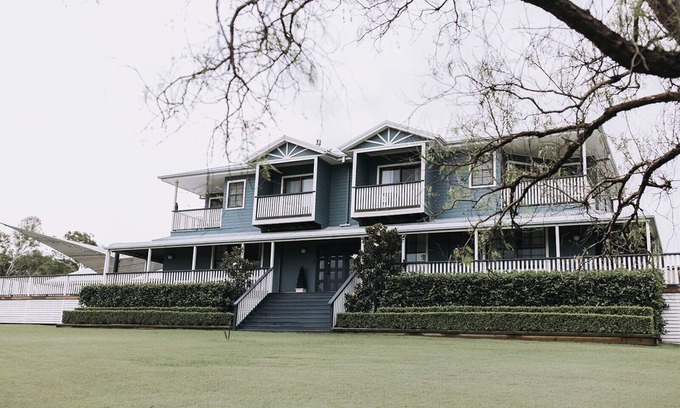 Pokolbin House | Willow Tree Estate - Luxurious whole of house accommodation -Sleeps 40-Stunning