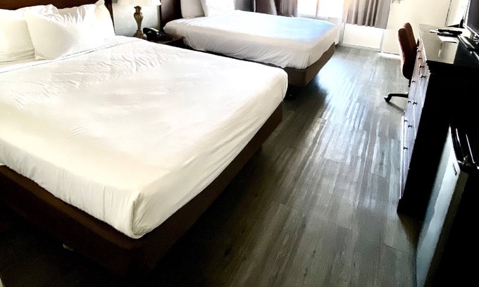 Branson Theater District Hotel | Willow Tree Inn