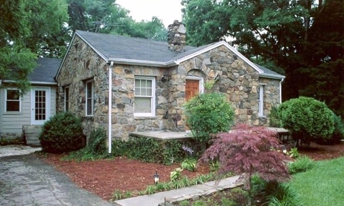 Weaverville Cottage | Willson Cottage - Clean Freaks Welcome/Asheville Convenience