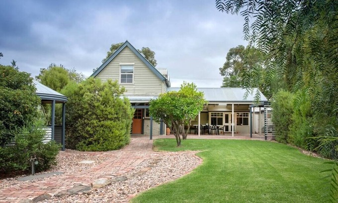 Willunga House | Willunga Cottage- Sleeps 6, Pool