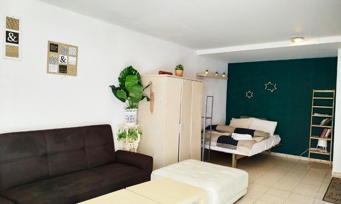 Jaffa Apartment | Willy Brandt-Affordable Cute Studio near the beach