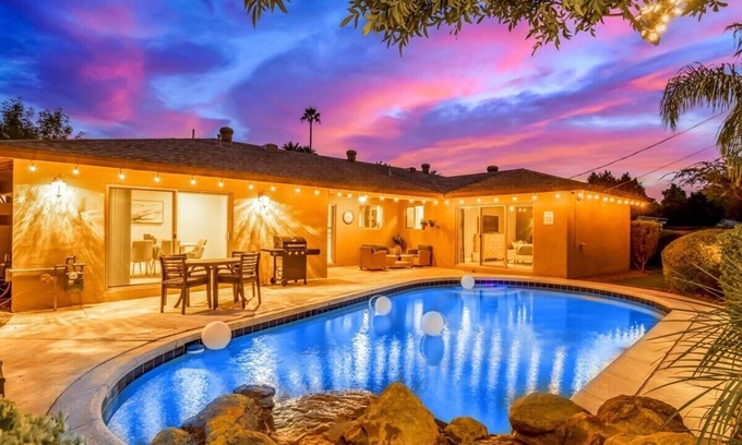 Village Grove House | Wilshire|2 Masters|Private Pool|5 Mins 2 Old Town