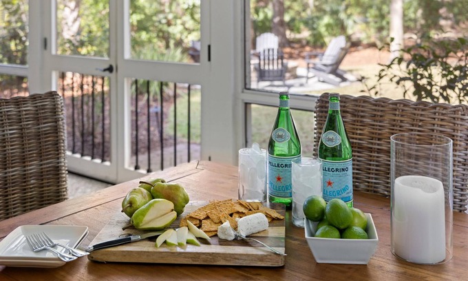 Bluffton House | Wilson Cottages, Walk to Tennis & Pickleball, and Restaurants