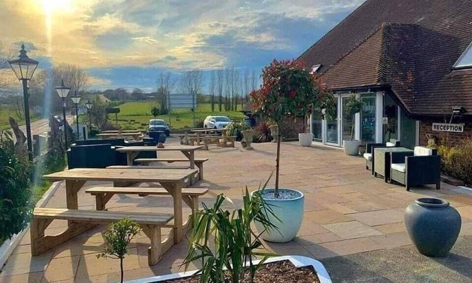 Icklesham Hotel | Winchelsea Lodge